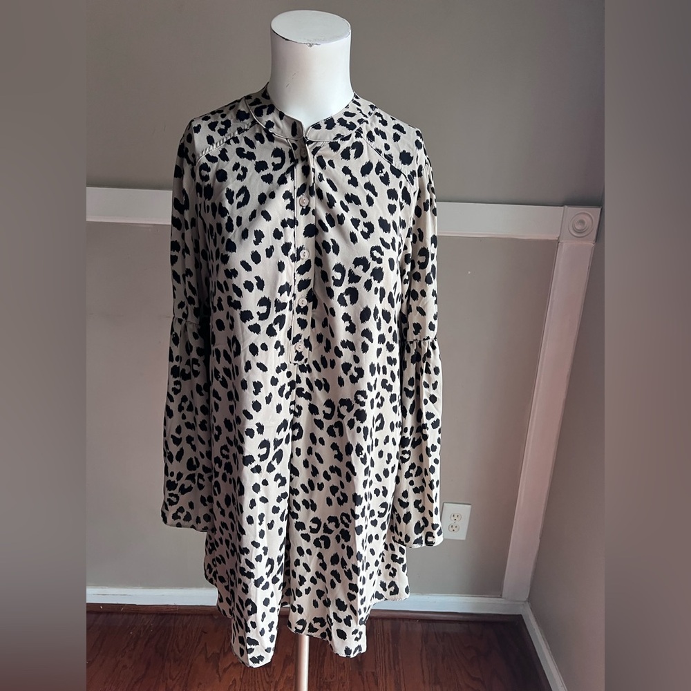 Buddy Love Black and Cream Leopard Button Down Shirt Size Medium